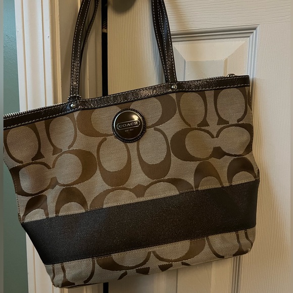 Brown coach bag in great condition - Picture 2 of 9